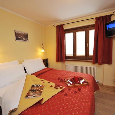 Hotel Le Petit Abri Champoluc Kamer foto