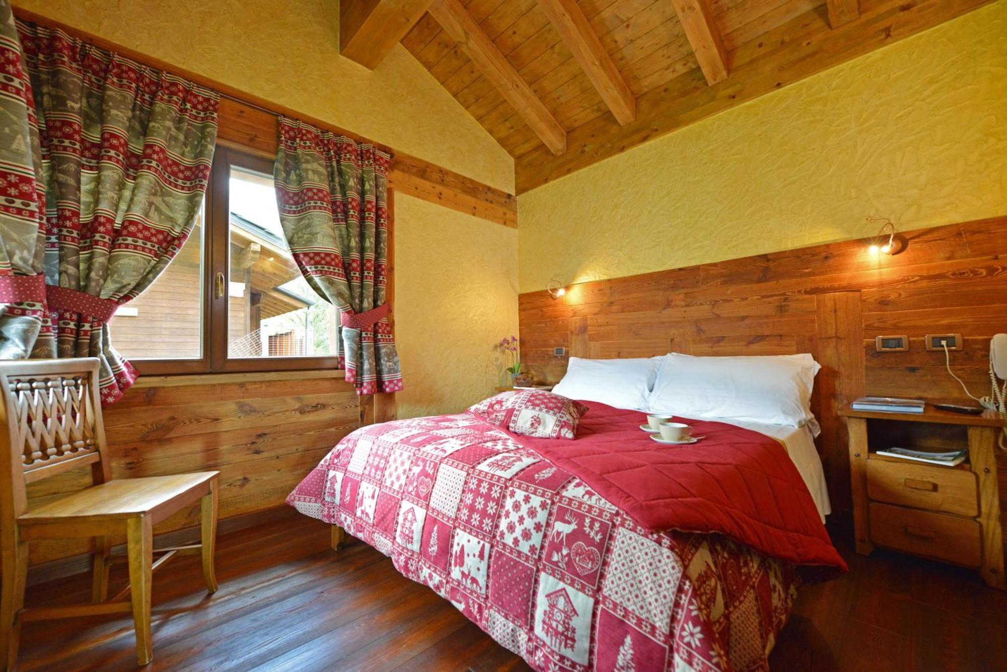 Hotel Le Petit Abri Champoluc Buitenkant foto